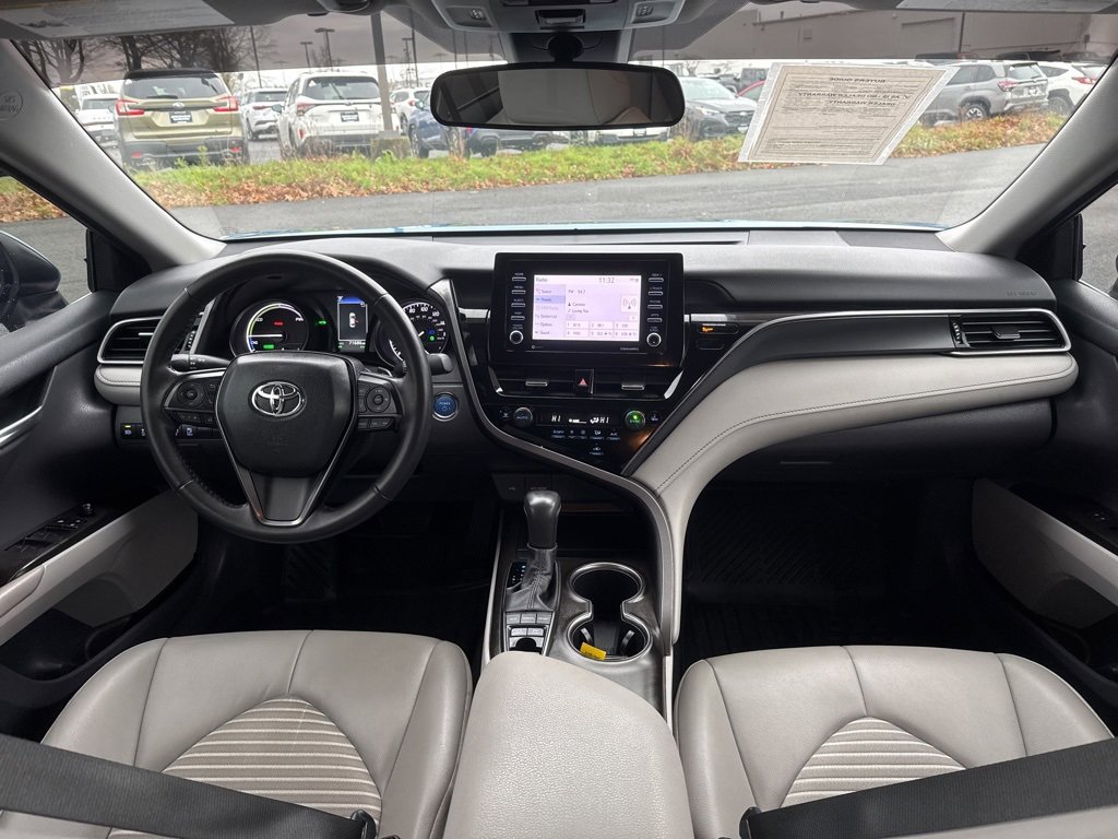 Used 2024 Toyota Camry SE image 25