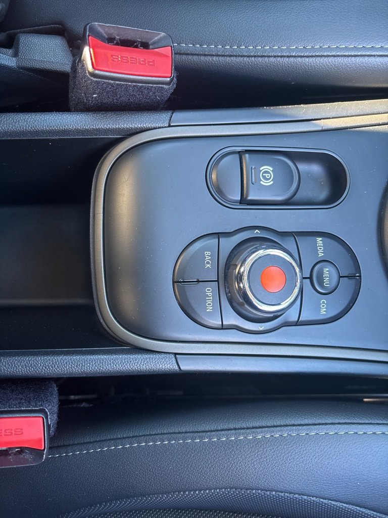 Used 2019 MINI Cooper Countryman w/ Premium Package image 30