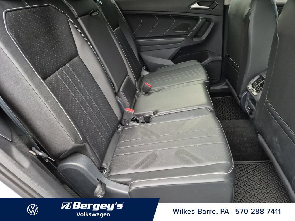 Certified 2023 Volkswagen Tiguan SE w/ Panoramic Sunroof Package FWD image 28