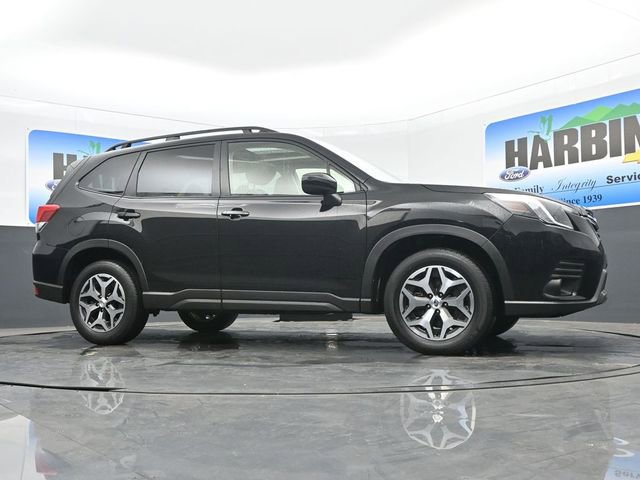 Used 2023 Subaru Forester Premium image 23