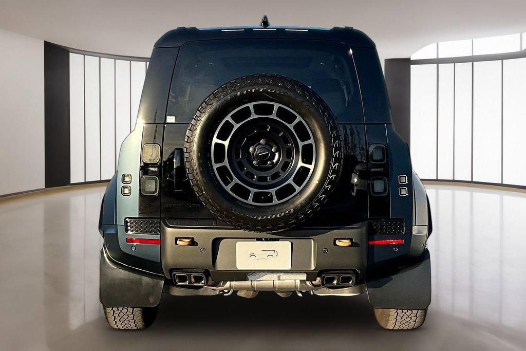 New 2026 Land Rover Defender 110 image 4