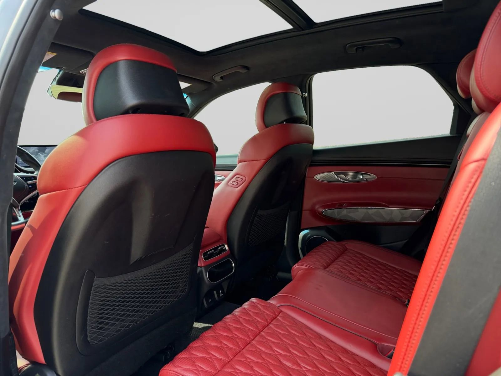 Used 2022 Genesis GV70 3.5T Sport w/ Sport Advanced Package image 27