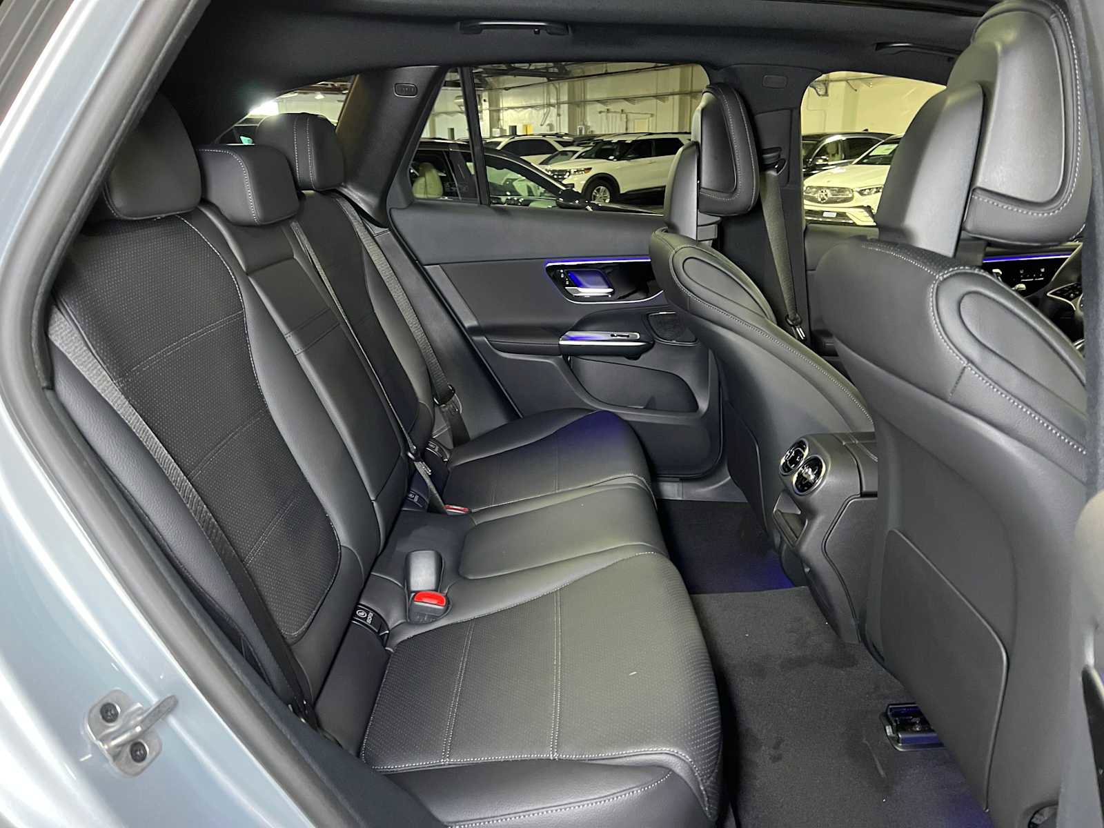 Used 2025 Mercedes-Benz GLC 300 4MATIC image 12