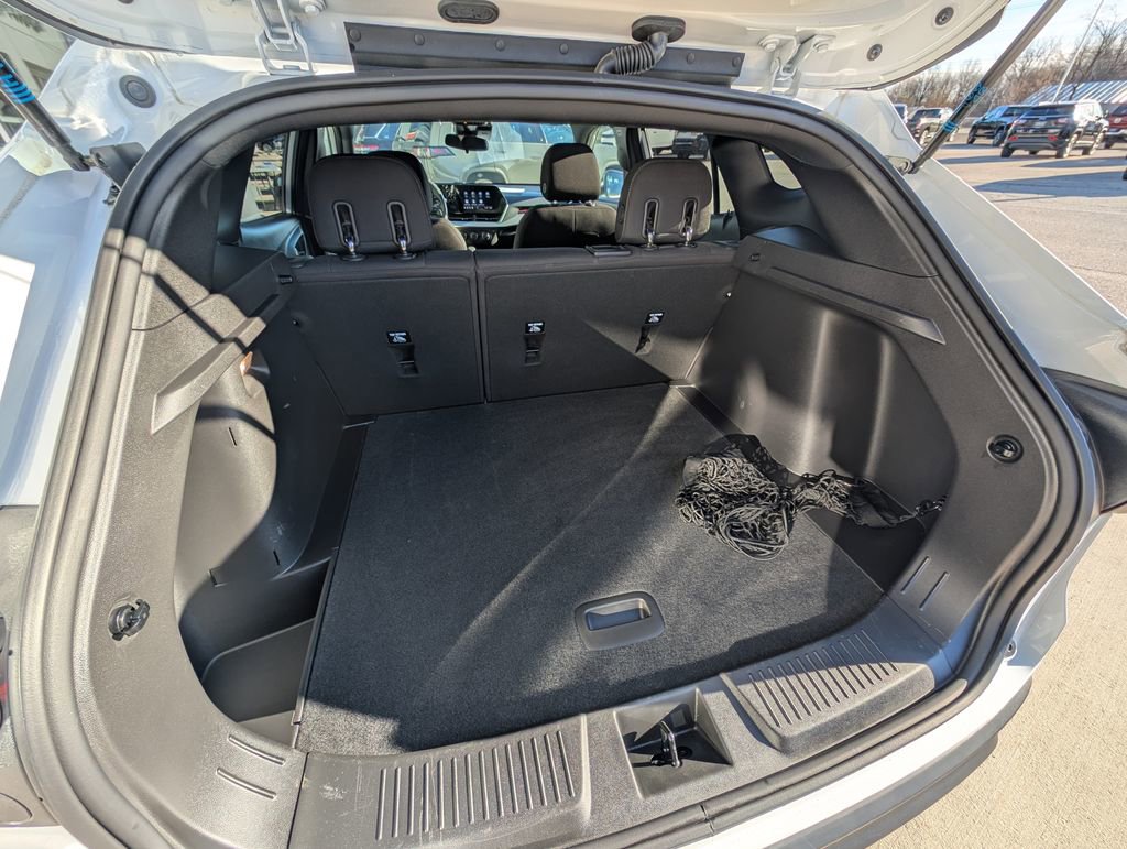 Used 2025 Chevrolet Trax RS w/ Driver Confidence Package image 11