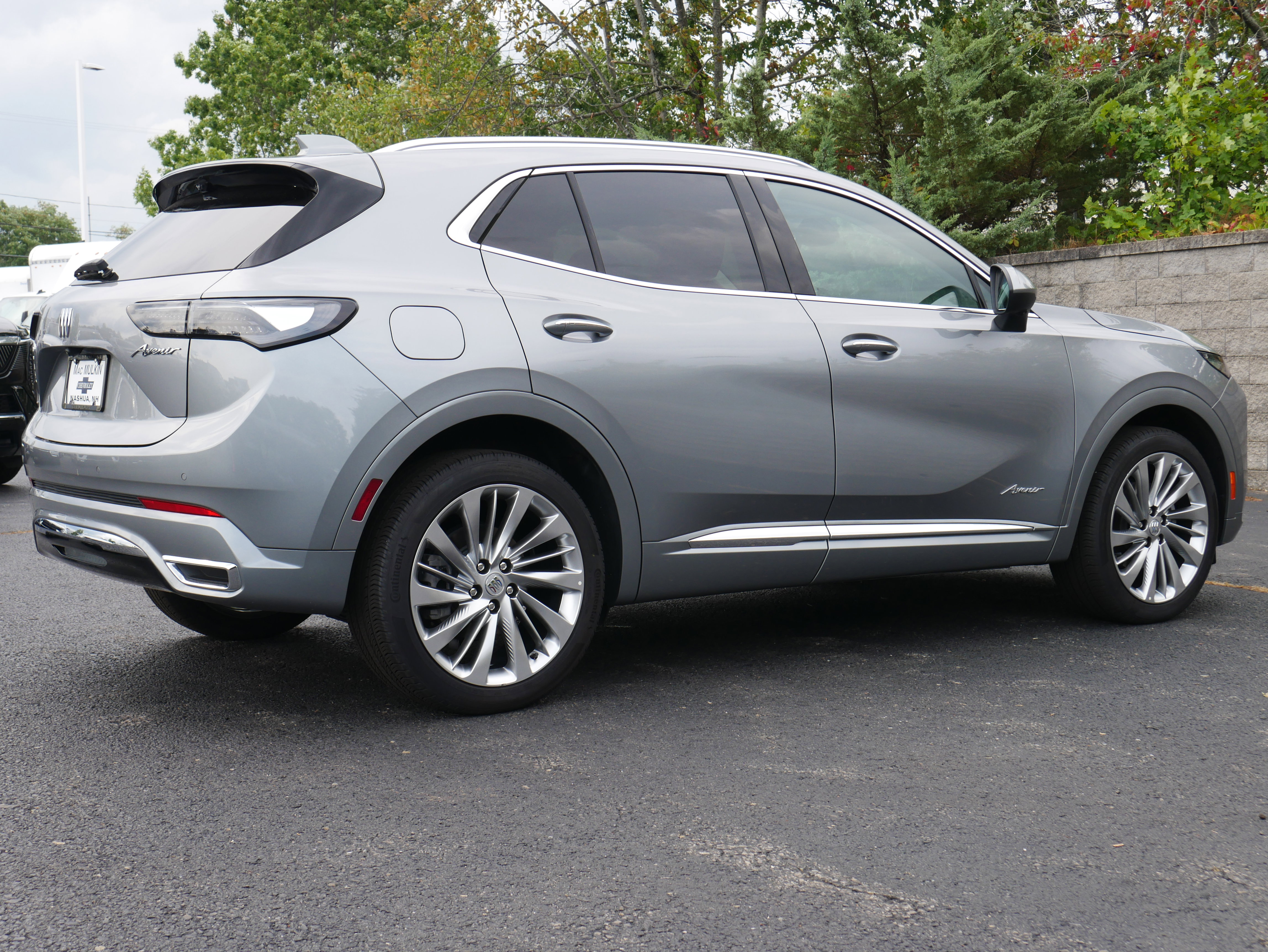 Certified 2024 Buick Envision Avenir image 7