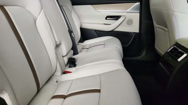 New 2026 MAZDA CX-90 Plug-In Hybrid w/ Premium Plus AWD/4WD image 34