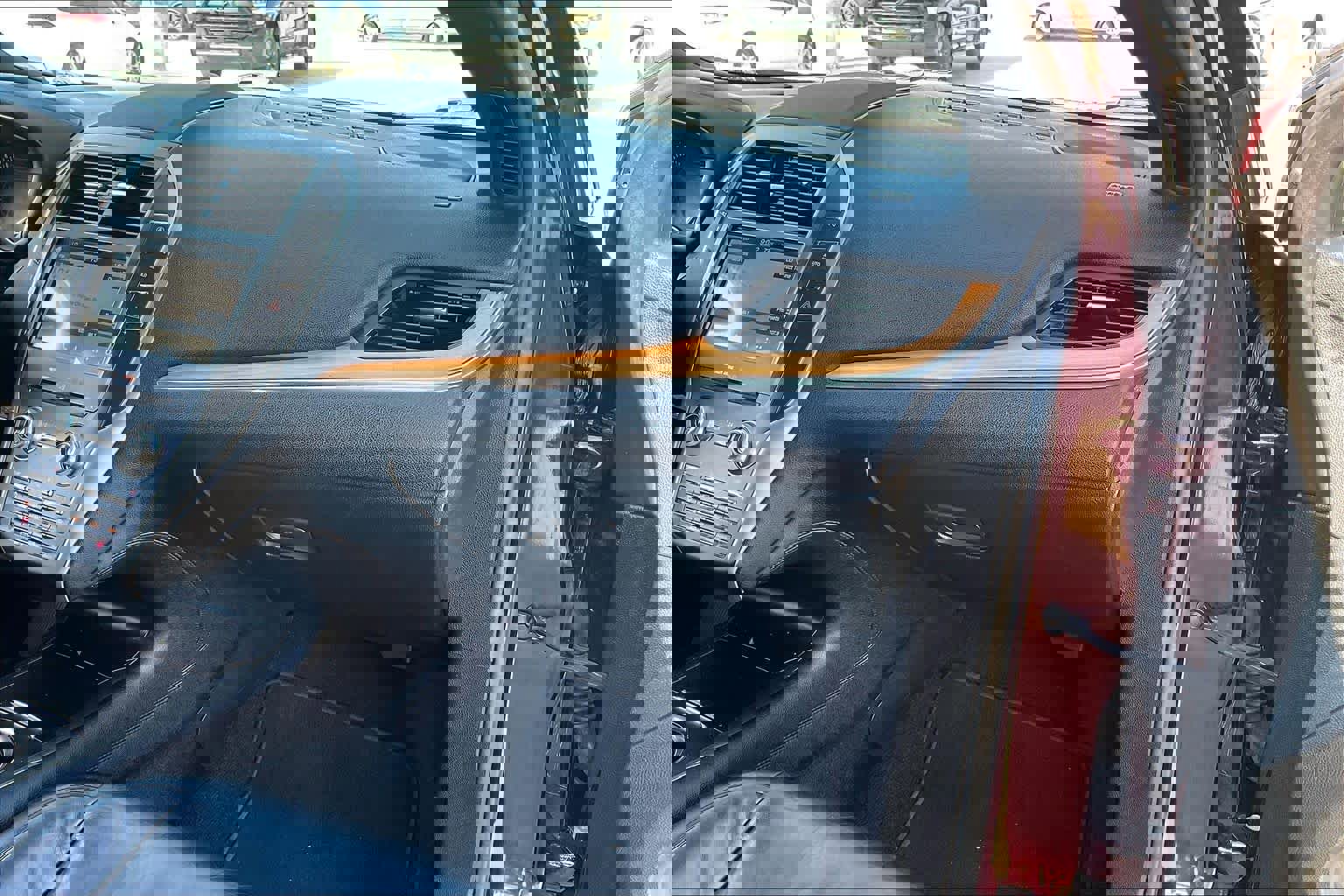 Used 2017 Lincoln MKC Select w/ Select Plus Package image 15