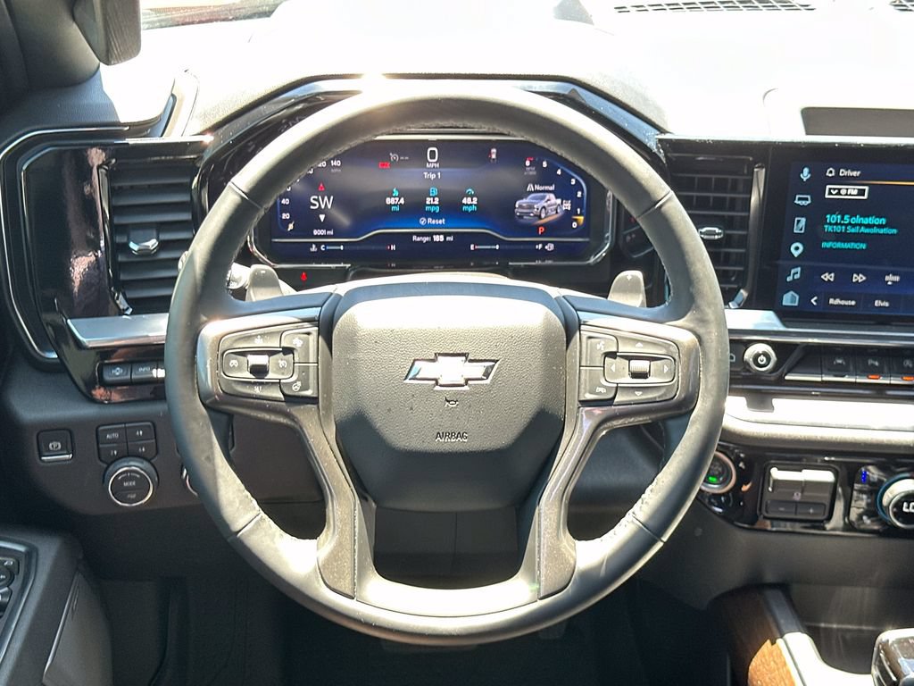Used 2025 Chevrolet Silverado 1500 High Country w/ High Country Premium Package AWD/4WD image 16