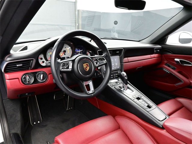 Used 2018 Porsche 911 Turbo image 4