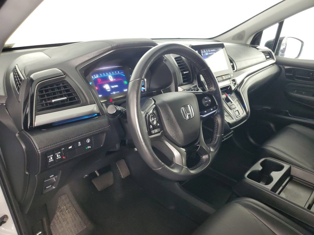 Used 2023 Honda Odyssey Touring image 11