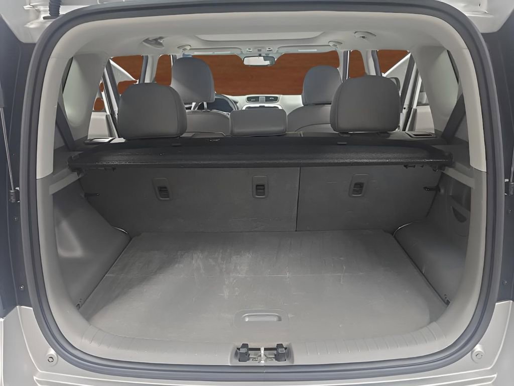 Used 2017 Kia Soul EV + w/ Sun & Fun Package image 16