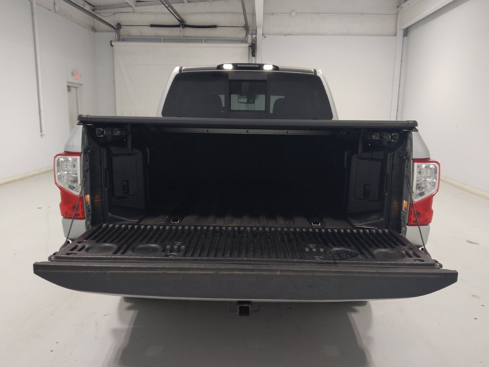 Used 2018 Nissan Titan SV w/ SV Convenience Package AWD/4WD image 29