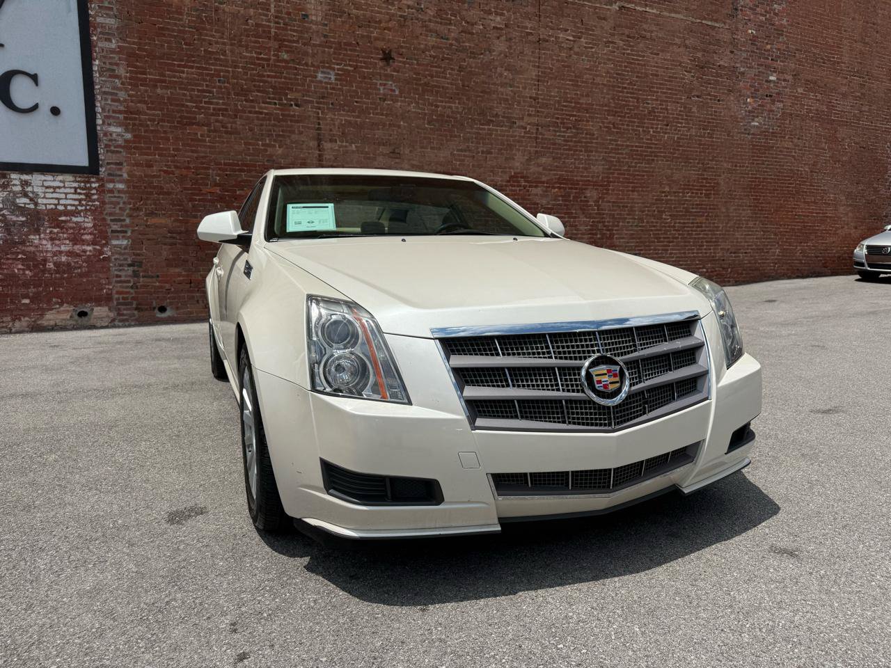 Used 2010 Cadillac CTS Luxury RWD image 2