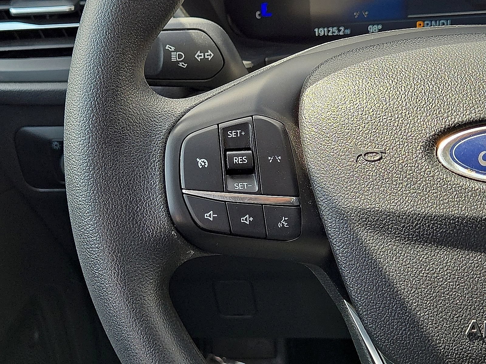 Used 2025 Ford Escape Active AWD/4WD image 18