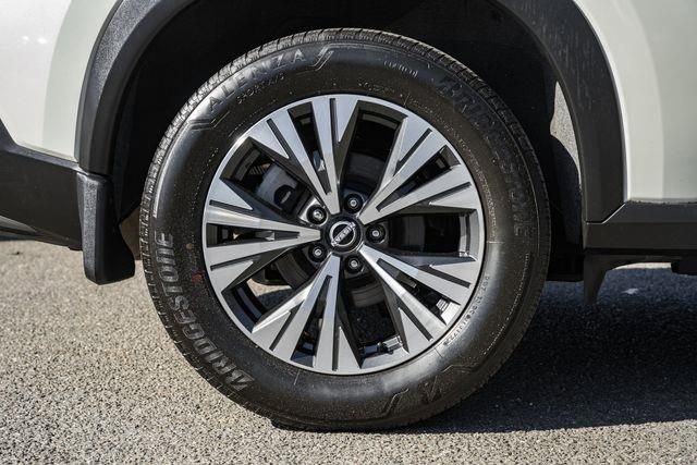 Certified 2022 Nissan Rogue SV w/ SV Premium Package image 17