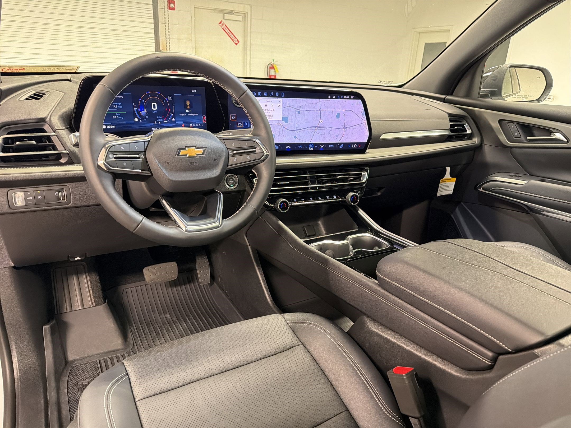 New 2026 Chevrolet Traverse LT w/ Sun and Wheel Package image 28