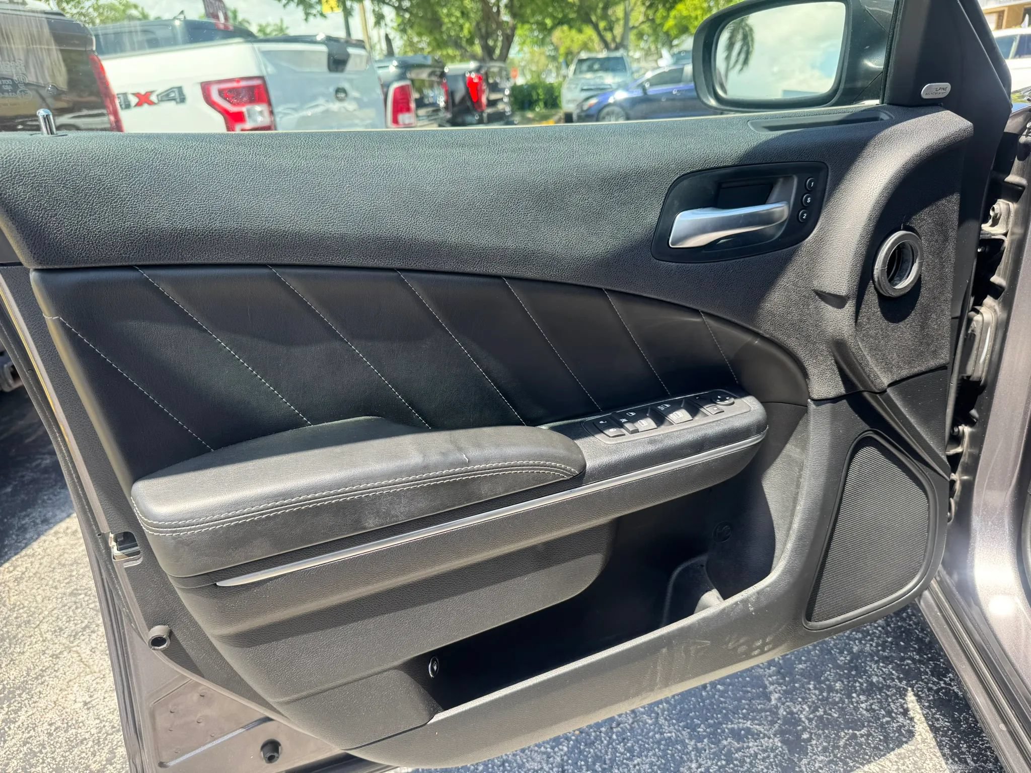 Used 2015 Dodge Charger R/T RWD image 33