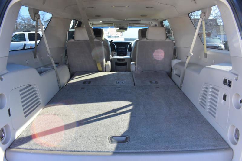 Used 2019 Cadillac Escalade ESV Luxury image 11