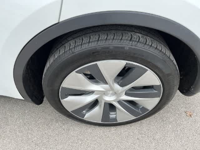 Used 2021 Tesla Model Y Long Range AWD/4WD image 12