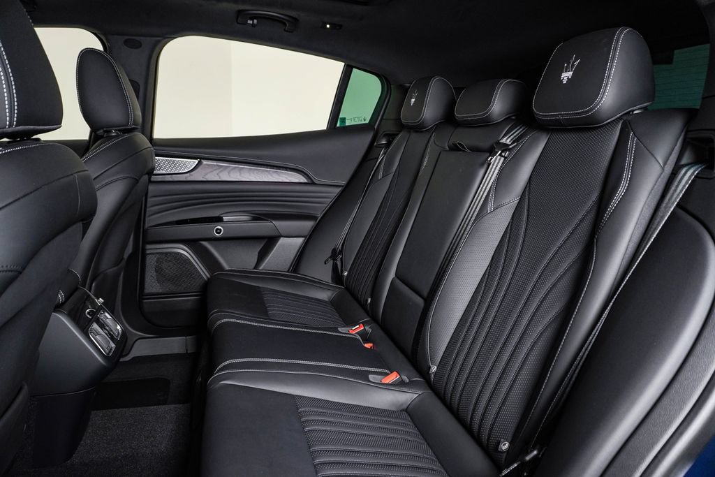 Certified 2025 Maserati Grecale Modena AWD/4WD image 17