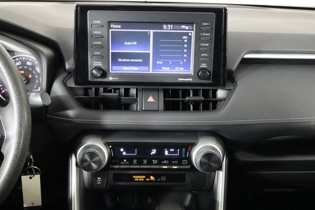 Used 2020 Toyota RAV4 LE FWD image 24
