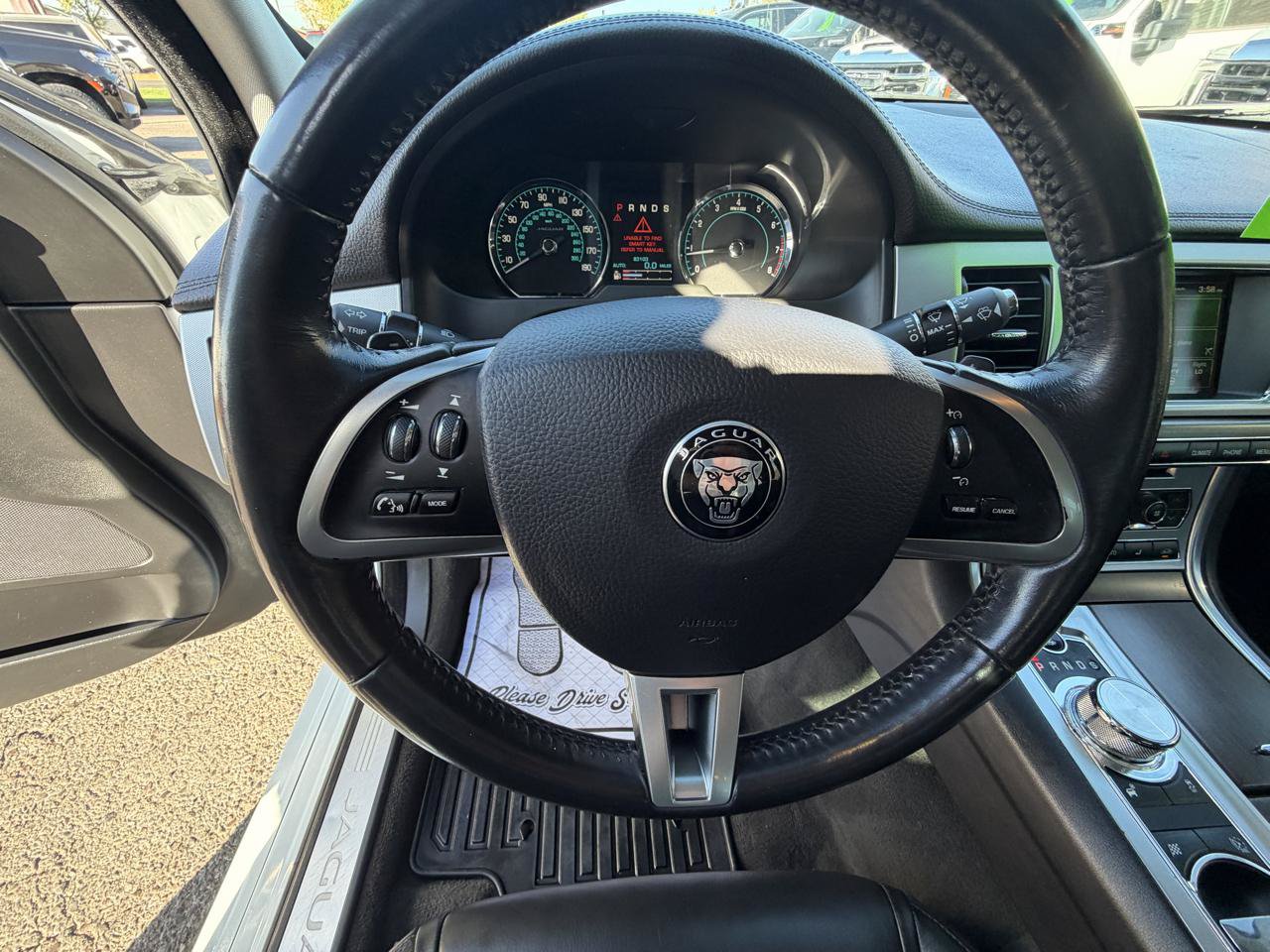 Used 2014 Jaguar XF 3.0 AWD/4WD image 9