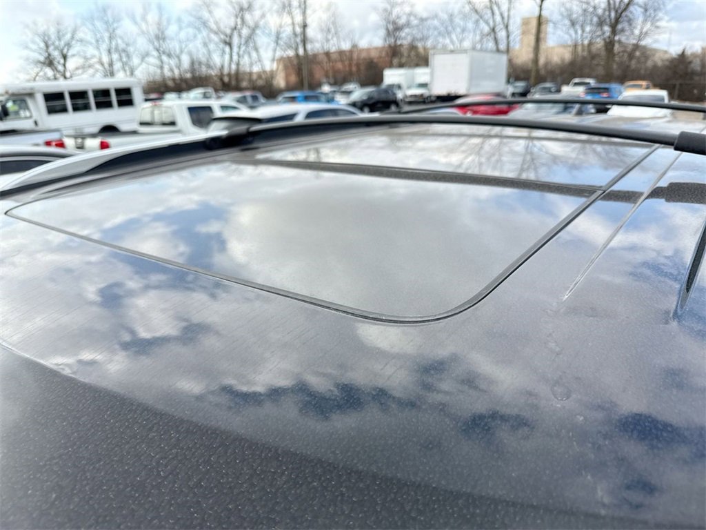 Used 2017 Ford Explorer Platinum image 8