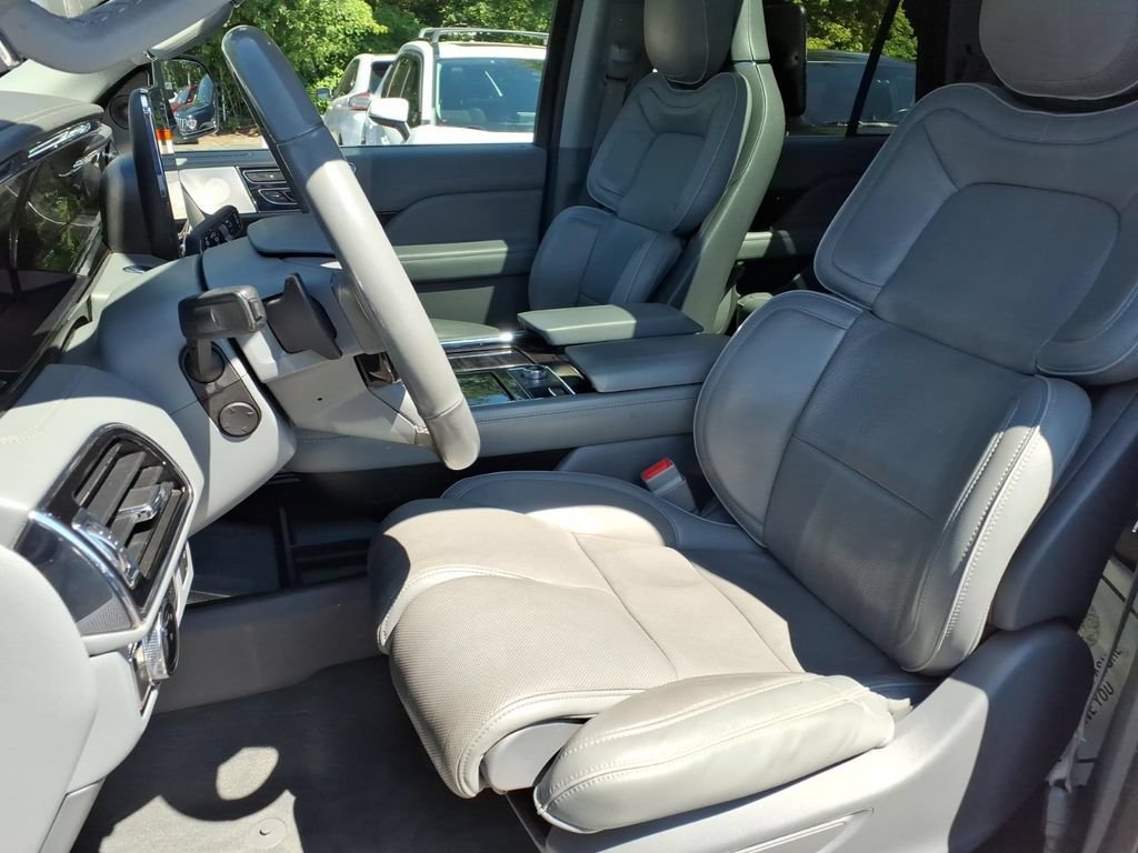 Used 2019 Lincoln Navigator L Reserve w/ Cargo Package AWD/4WD image 15