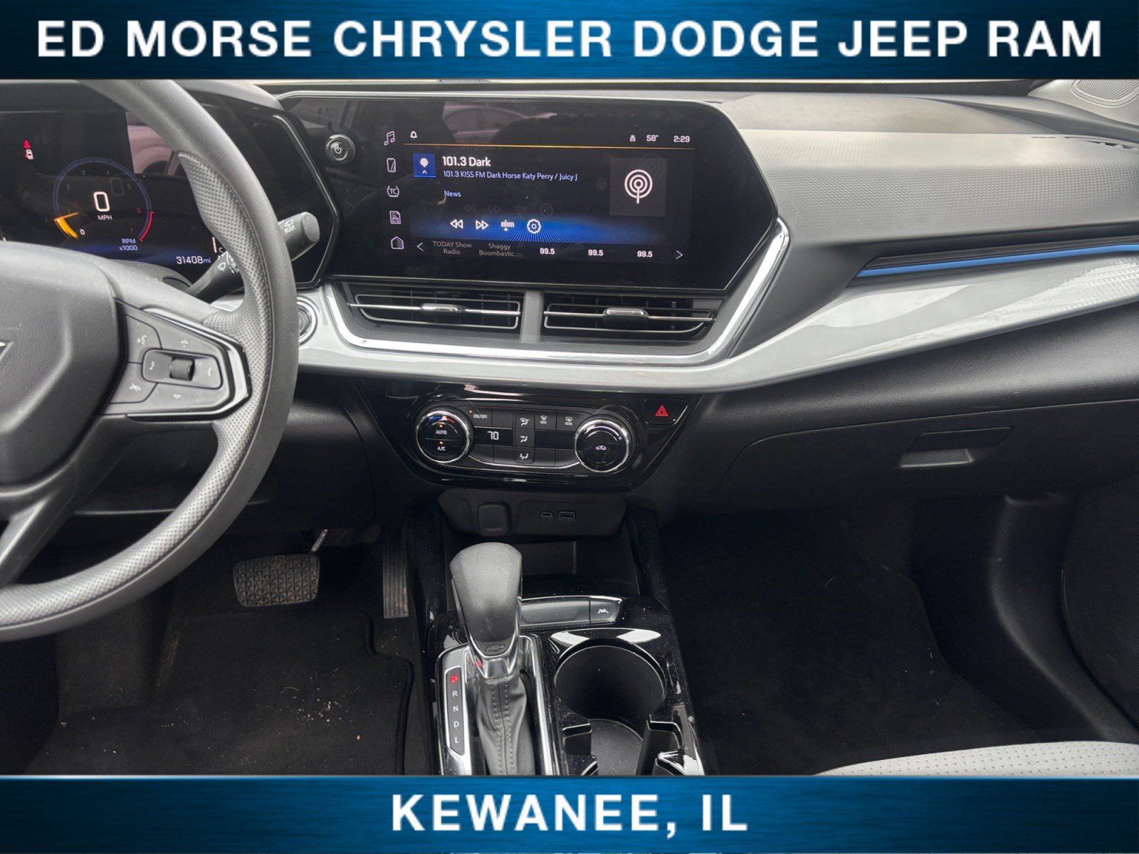 Used 2024 Chevrolet Trax LT FWD image 11