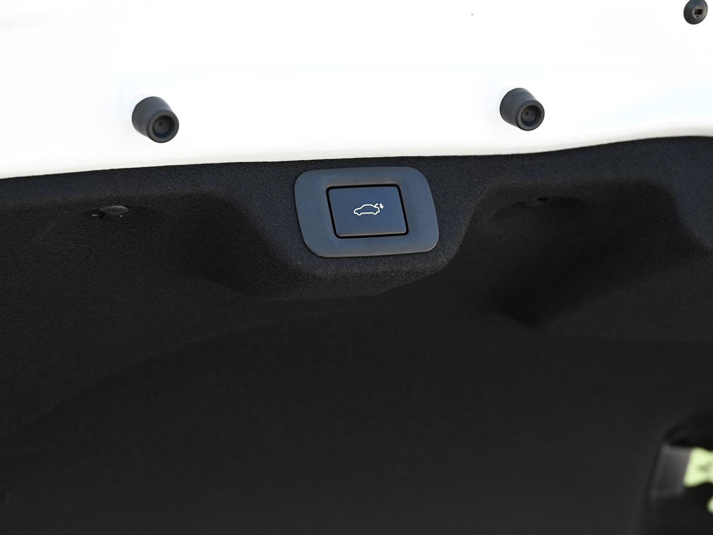 Used 2025 Toyota Crown Platinum image 29