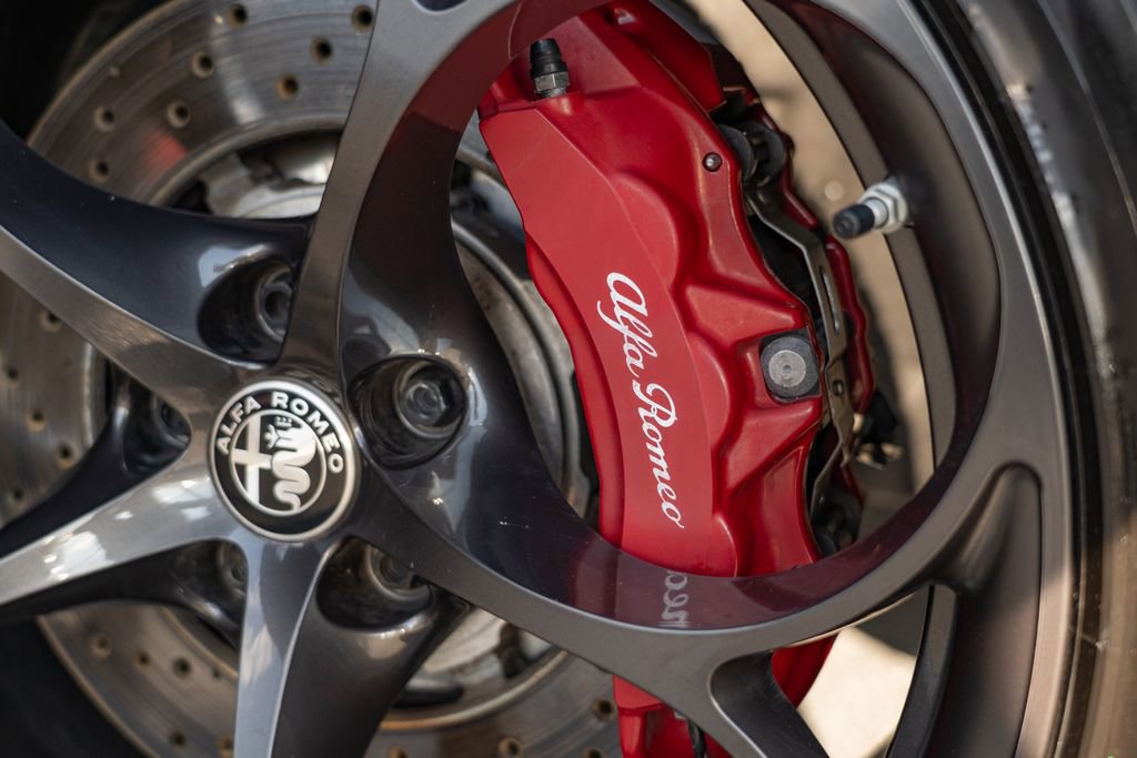Used 2021 Alfa Romeo Stelvio Quadrifoglio image 12