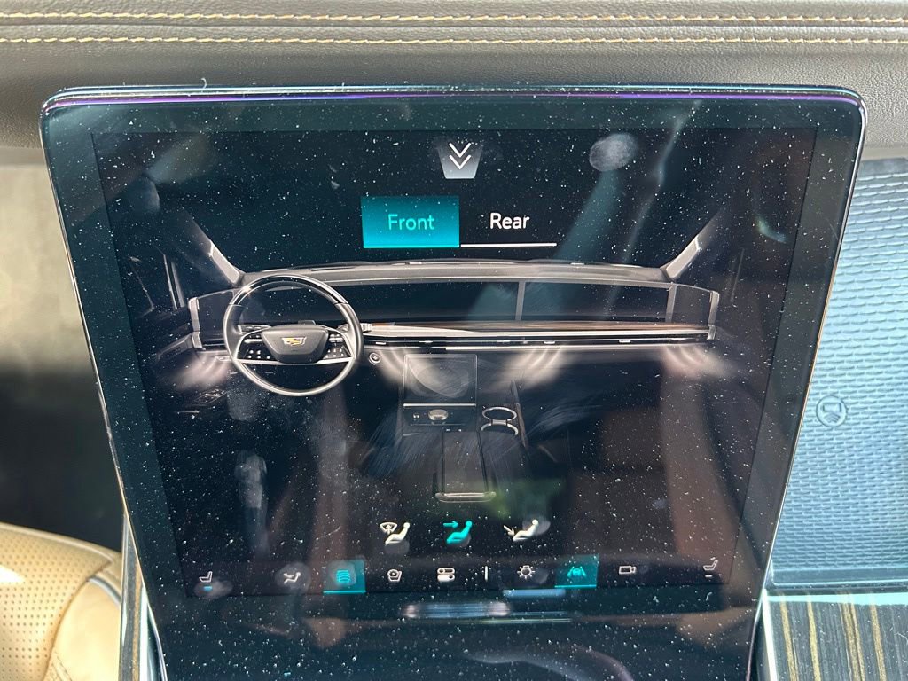 Used 2025 Cadillac Escalade Premium Luxury RWD image 32