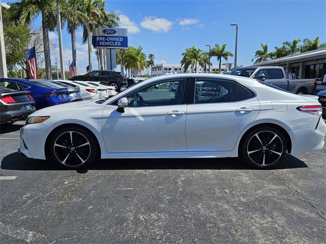 Used 2020 Toyota Camry XSE image 2