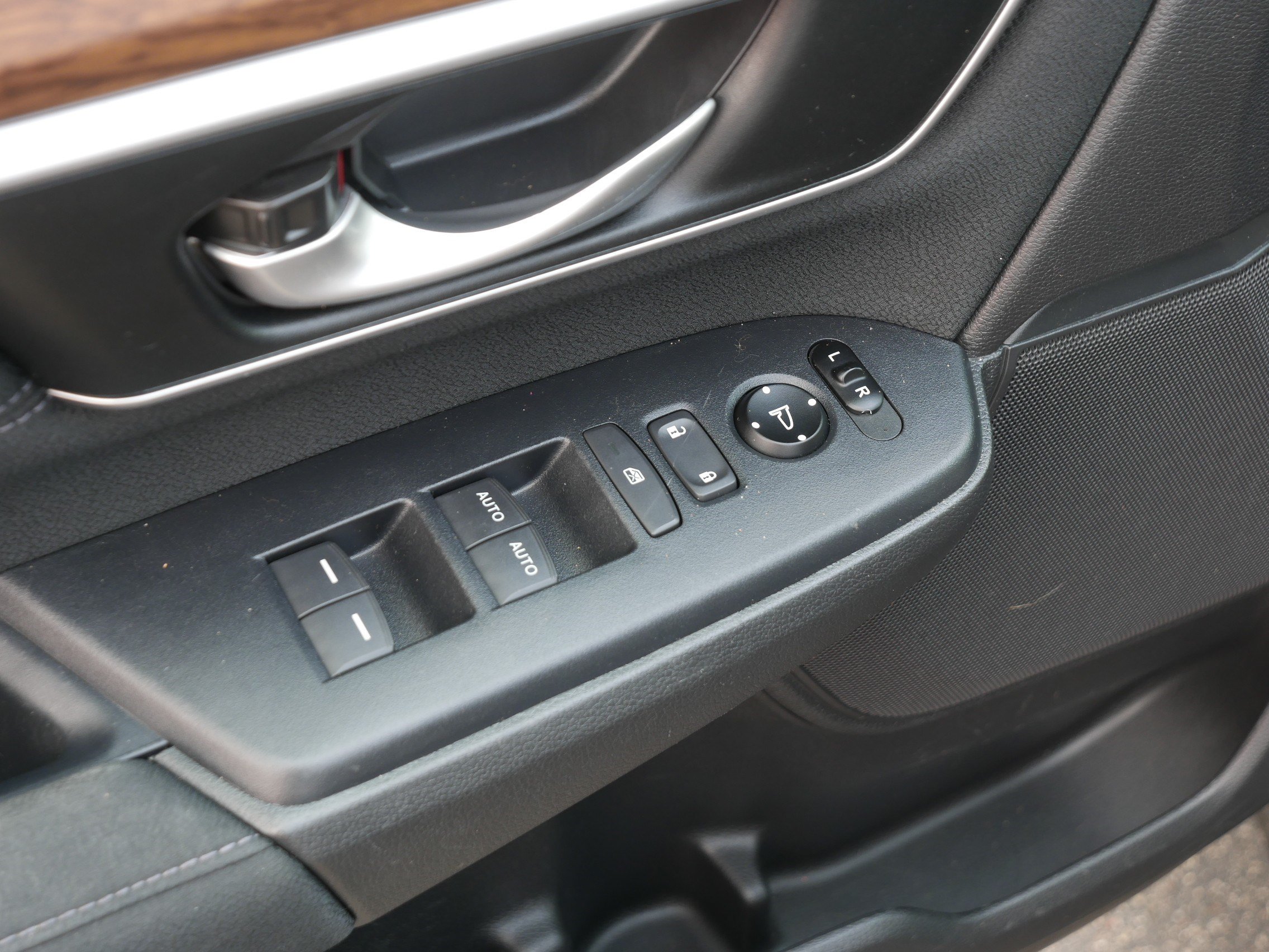 Used 2019 Honda CR-V EX image 19