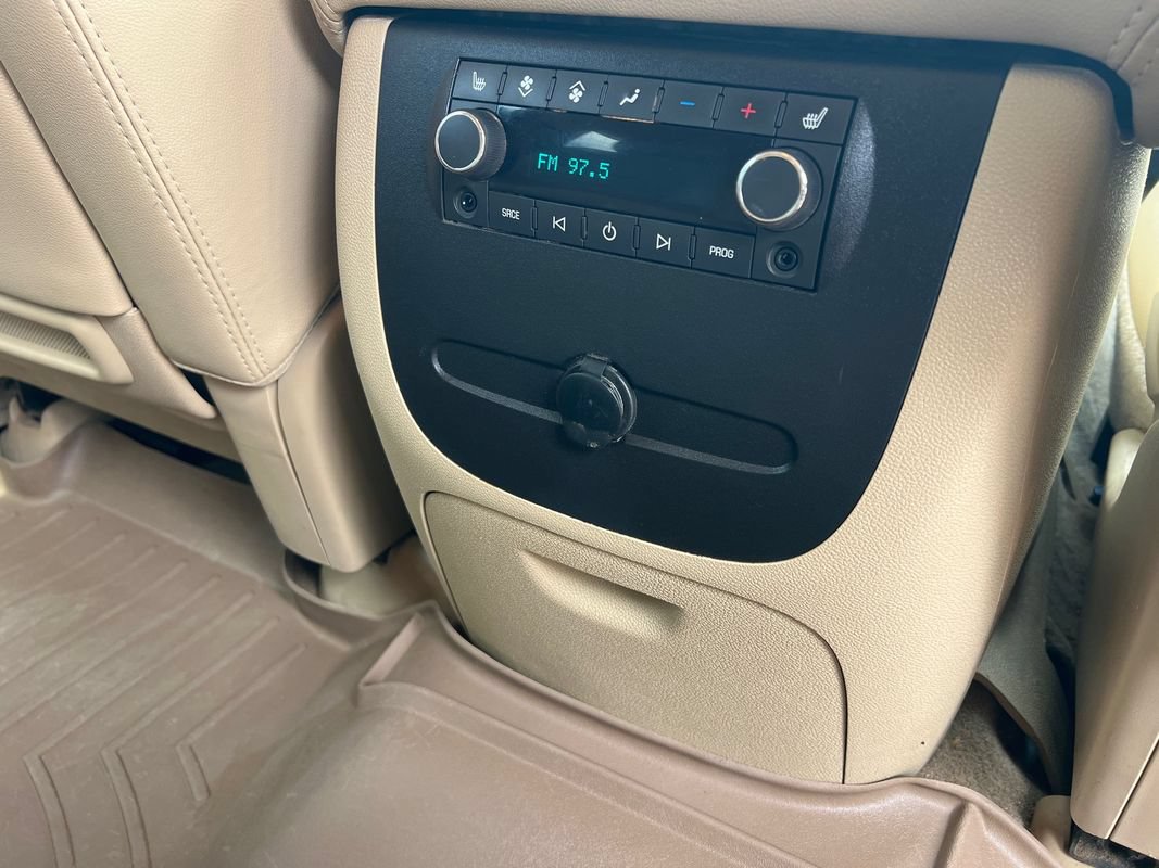 Used 2013 GMC Yukon SLT w/ SLT-2 Equipment Package AWD/4WD image 15