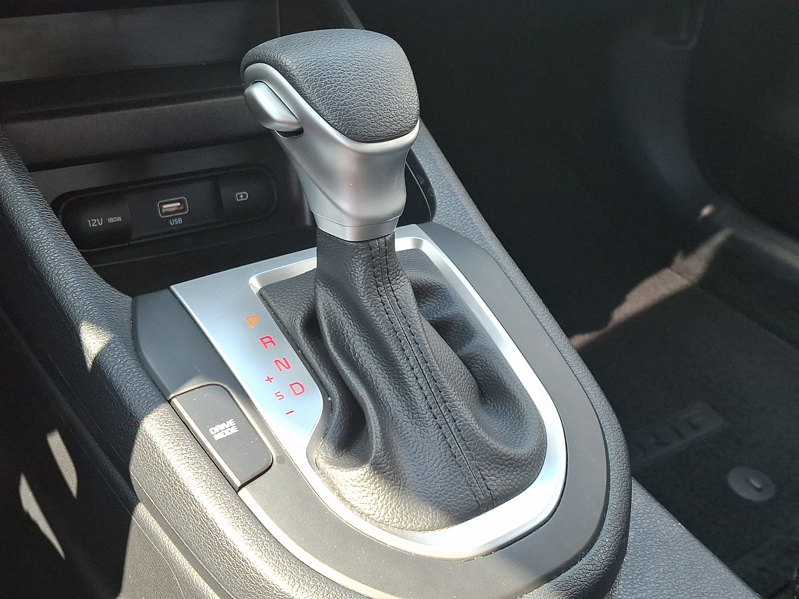 Certified 2024 Kia Forte LXS FWD image 14