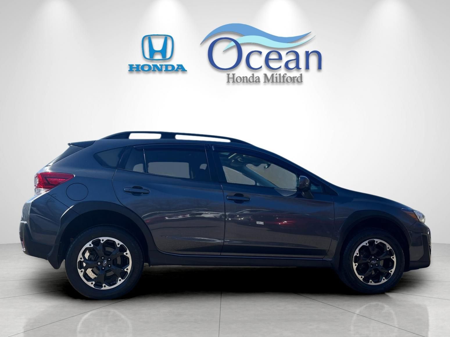 Used 2021 Subaru Crosstrek 2.0i Premium w/ Moonroof Package AWD/4WD image 2