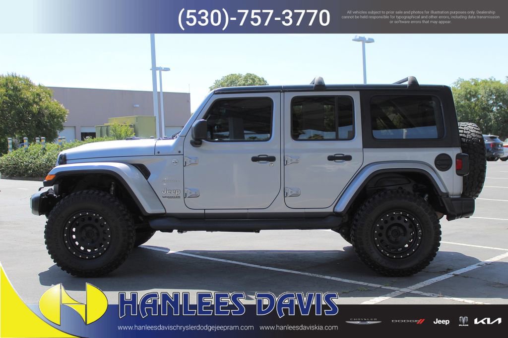 Used 2020 Jeep Wrangler Unlimited Sahara image 9