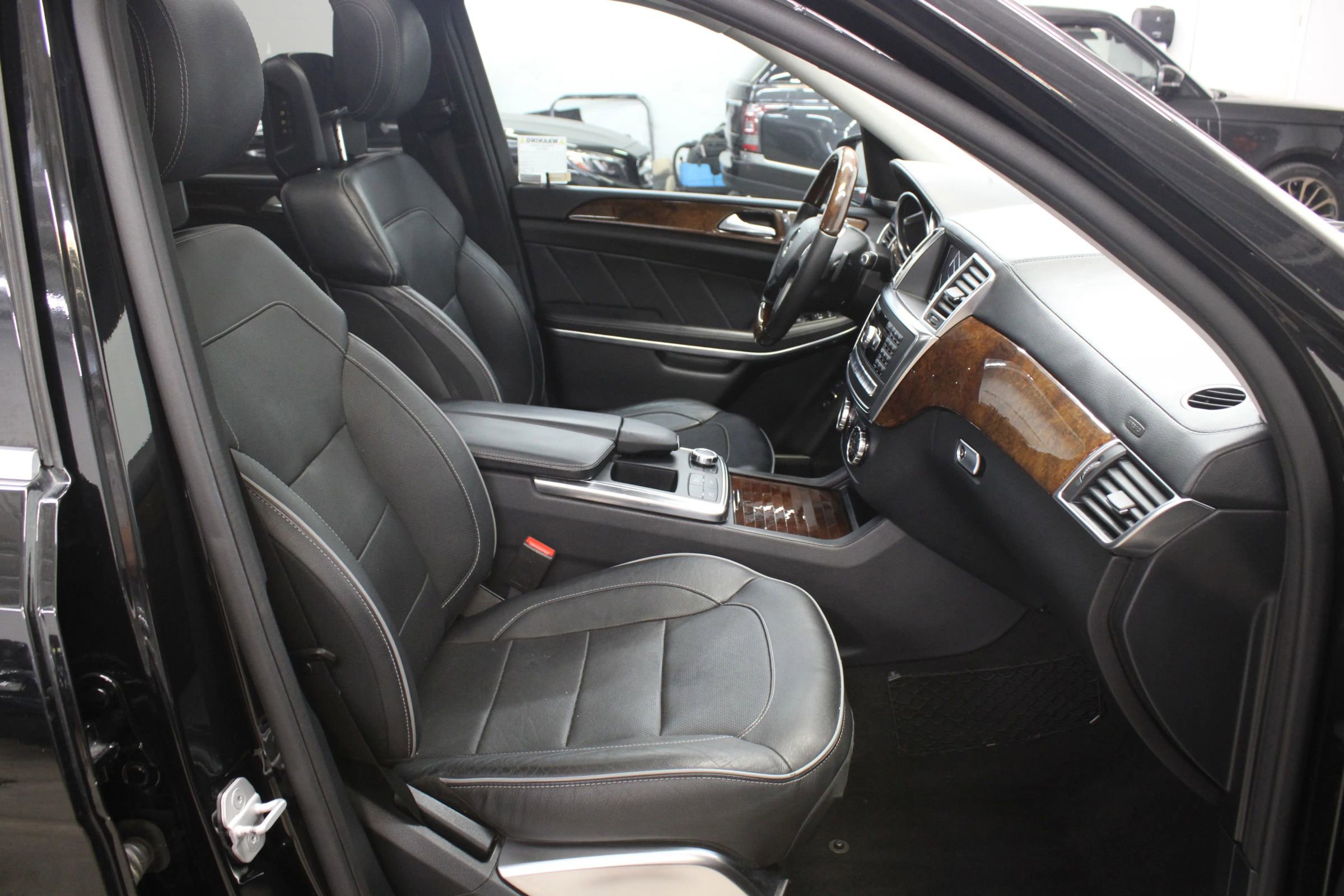 Used 2014 Mercedes-Benz GL 550 4MATIC image 15