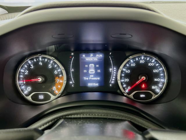 Used 2016 Jeep Renegade Latitude image 14