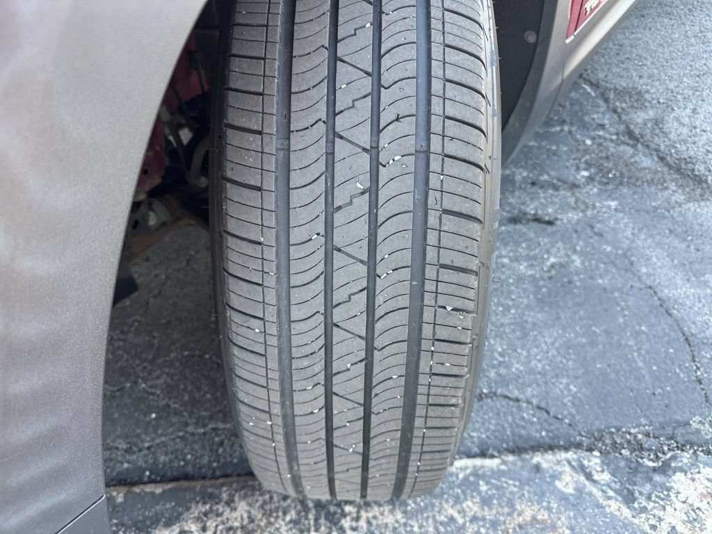 Used 2019 GMC Terrain SLE w/ LPO, Floor Liner Package AWD/4WD image 37