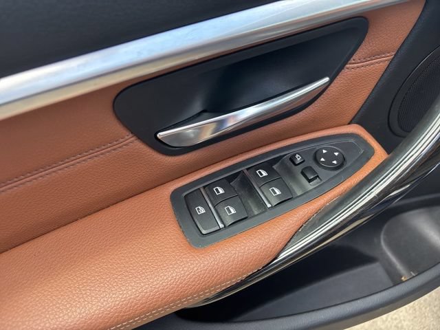 Used 2017 BMW 330i Sedan RWD image 28