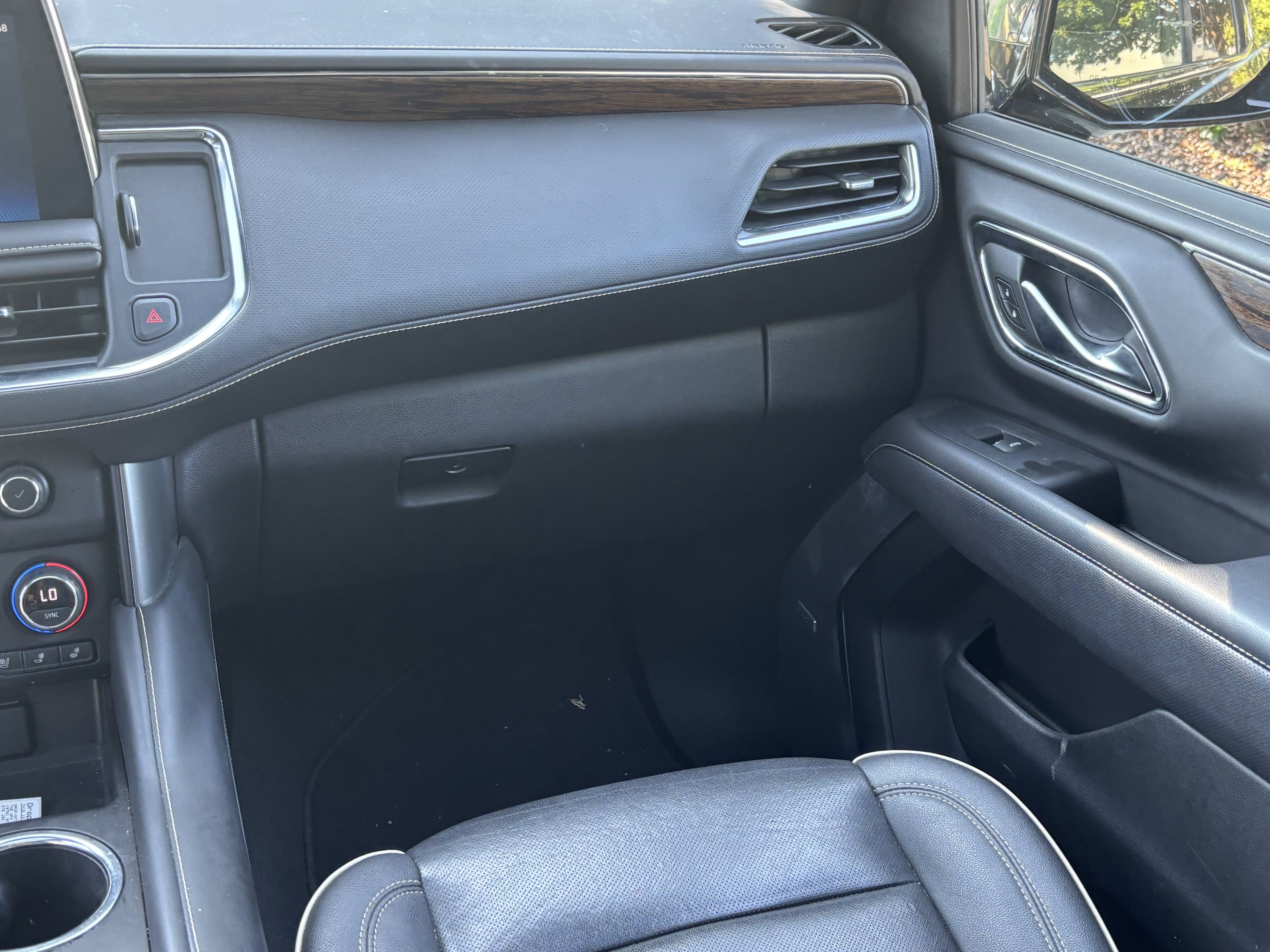 Used 2023 Chevrolet Tahoe Premier AWD/4WD image 36