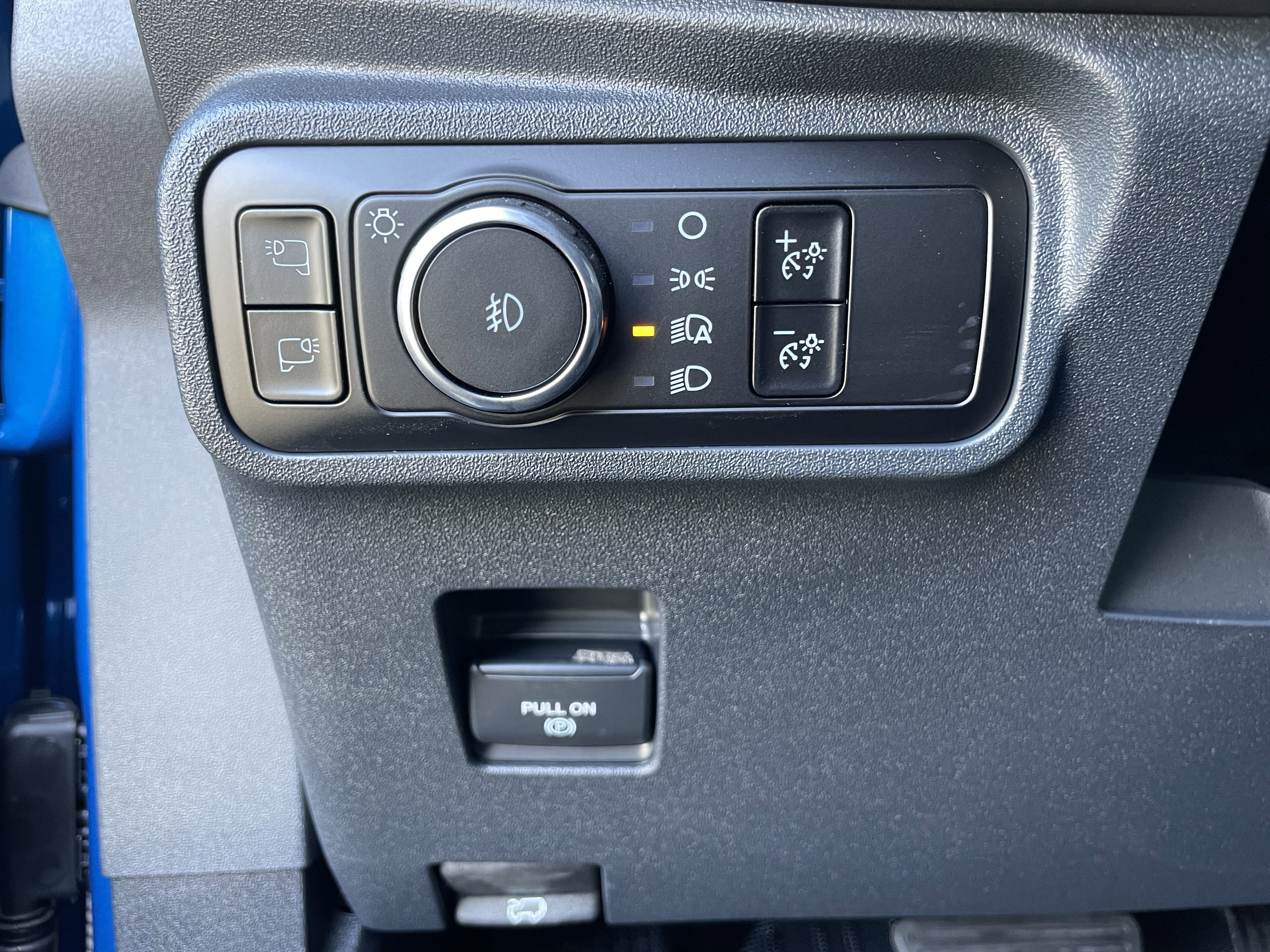 Used 2025 Ford Bronco Badlands image 37