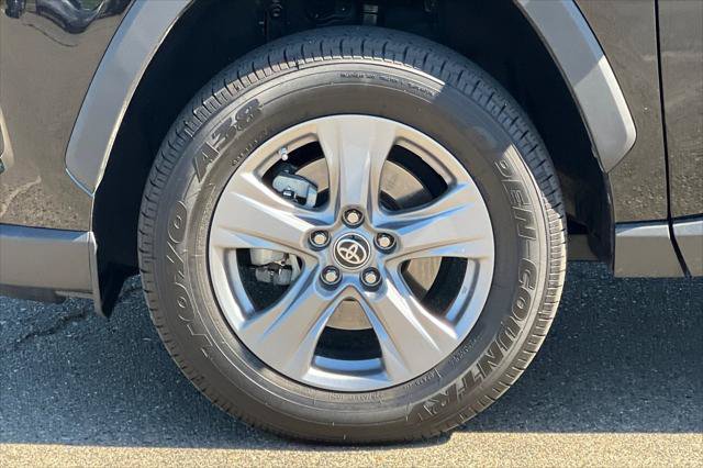 Certified 2023 Toyota RAV4 LE AWD/4WD image 30