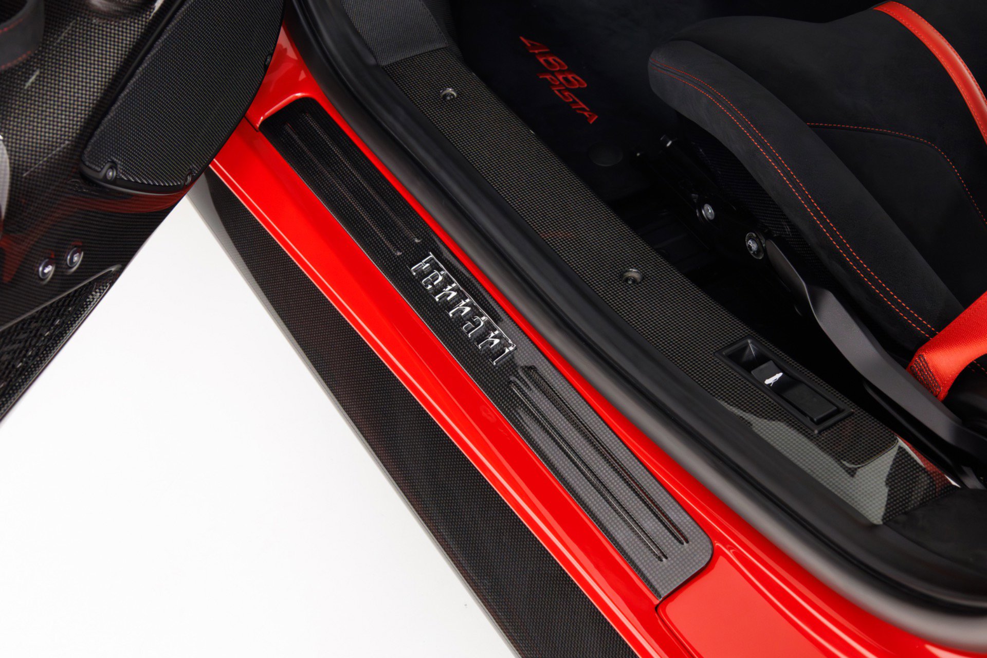 Used 2020 Ferrari 488 Pista Coupe image 32