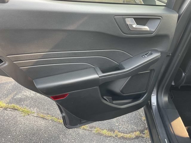 Used 2025 Ford Escape ST-Line Select AWD/4WD image 17