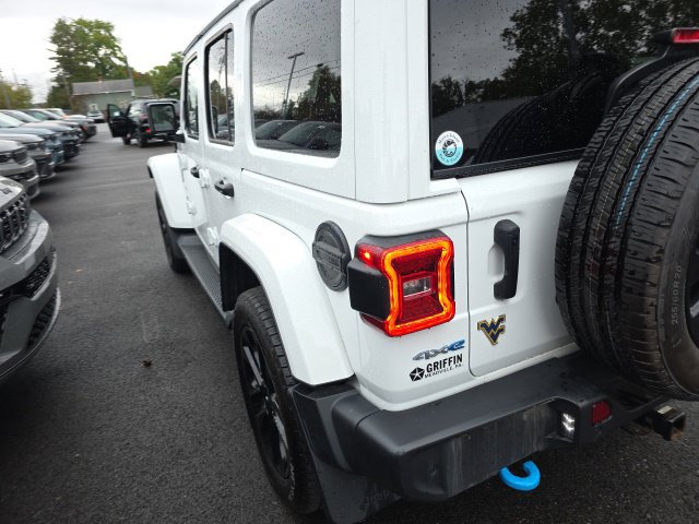 Used 2024 Jeep Wrangler Unlimited Sahara w/ Technology Group AWD/4WD image 11