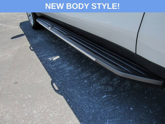 New 2025 Chevrolet Suburban Premier image 8