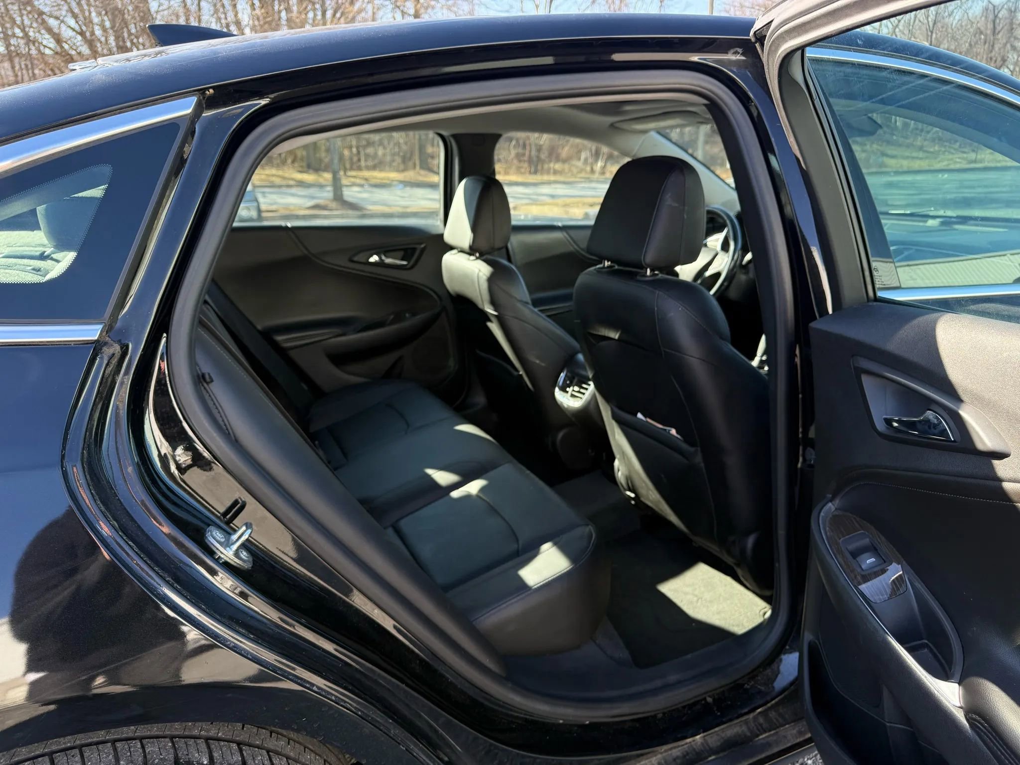 Used 2016 Chevrolet Malibu Premier w/ Driver Confidence Package image 18